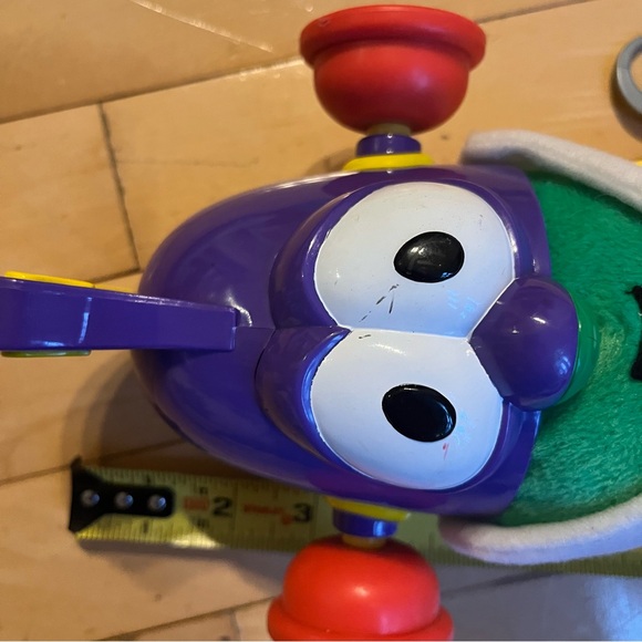 Veggie Tales Larry Boy Super Suction Pop Off Ears Talking Plush - Picture 4 of 4